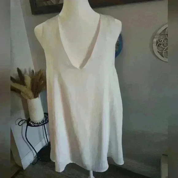 Banana Republic white Cami top size Lg (15) - Picture 1 of 3